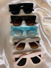 Load image into Gallery viewer, La Fresa Sunglasses

